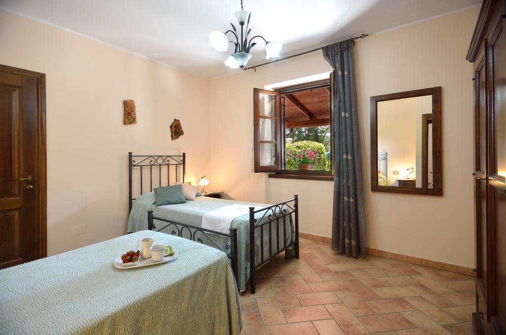 Agriturismo San Severo Passignano sul Trasimeno Buitenkant foto