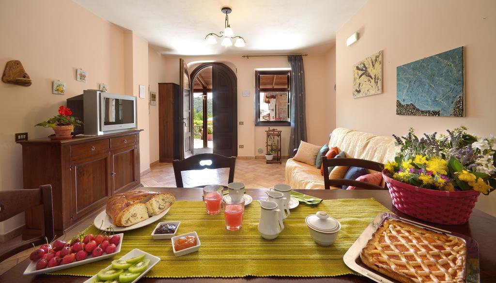 Agriturismo San Severo Passignano sul Trasimeno Buitenkant foto